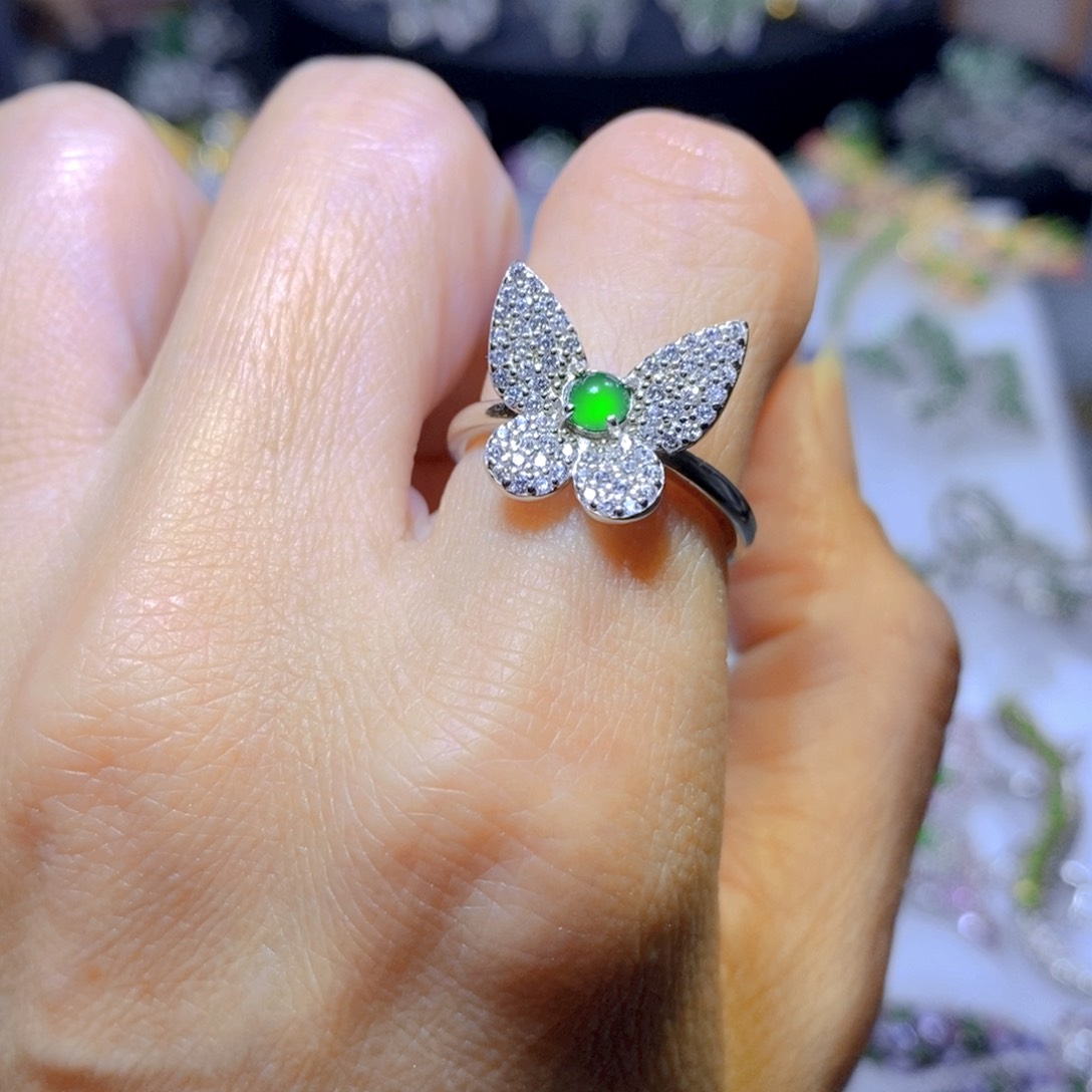 翡翠颈饰银S925镶嵌天然翡翠