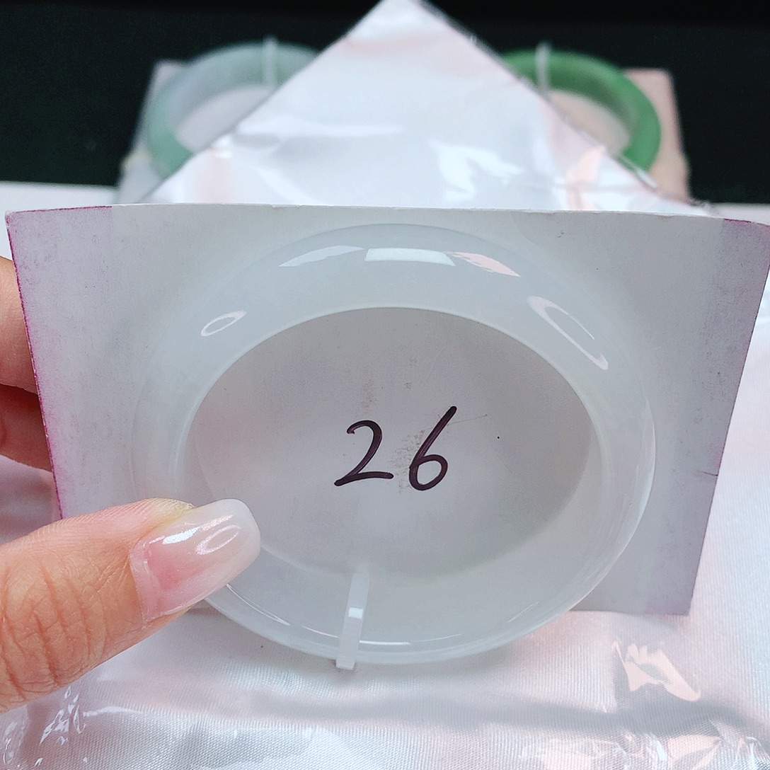 翡翠未镶嵌手镯 正圈52