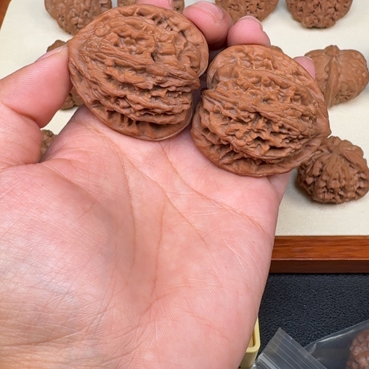 文玩核桃把件全品虎头41.5