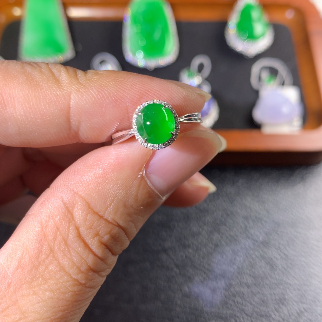 翡翠18K金镶嵌戒指翡翠