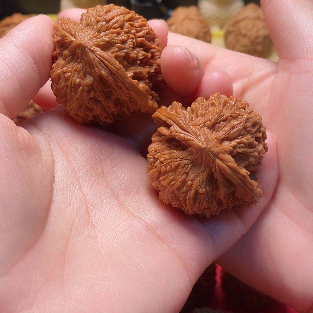 文玩核桃把件大**慈46尺放漏满天星