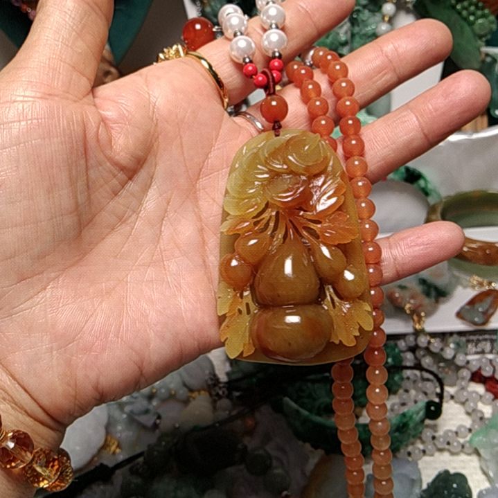 翡翠吊坠(赠链)未镶嵌