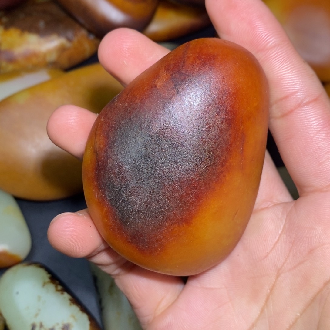 和田玉未镶嵌珠宝奇石