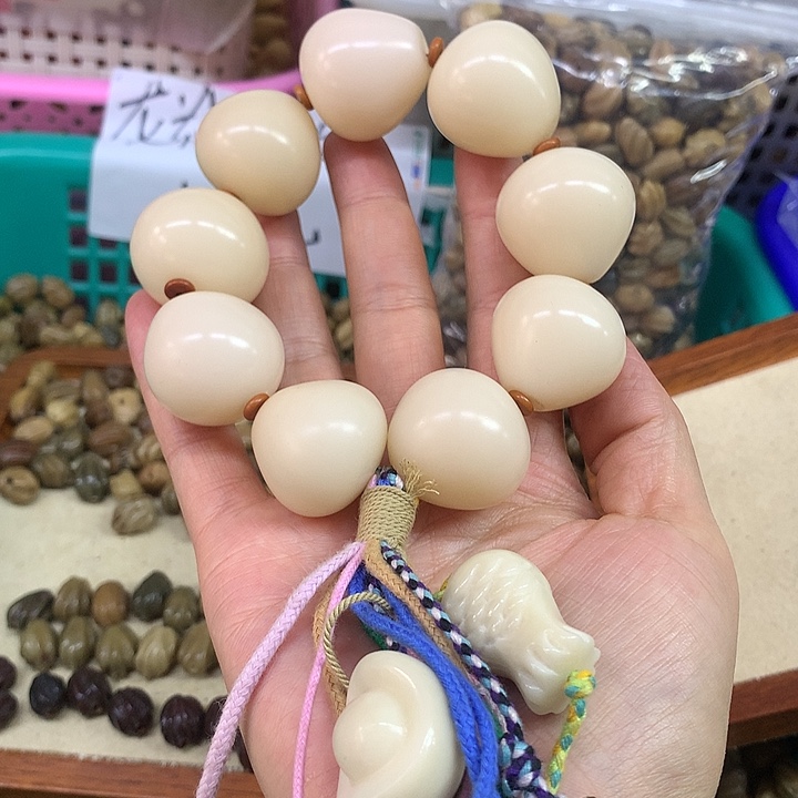 千眼菩提吊坠白色佛心果手持