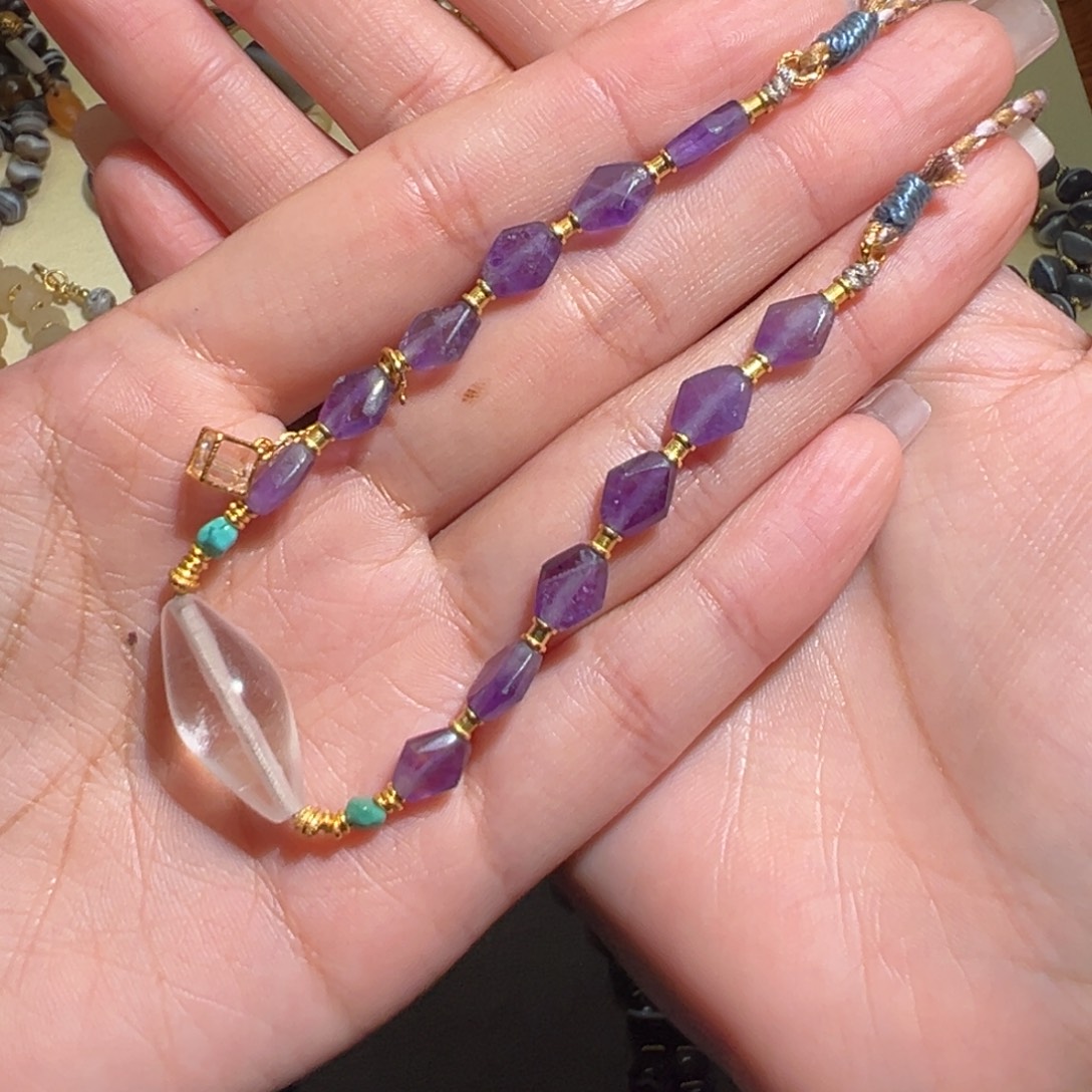 颈饰未镶嵌紫晶各种各样的小