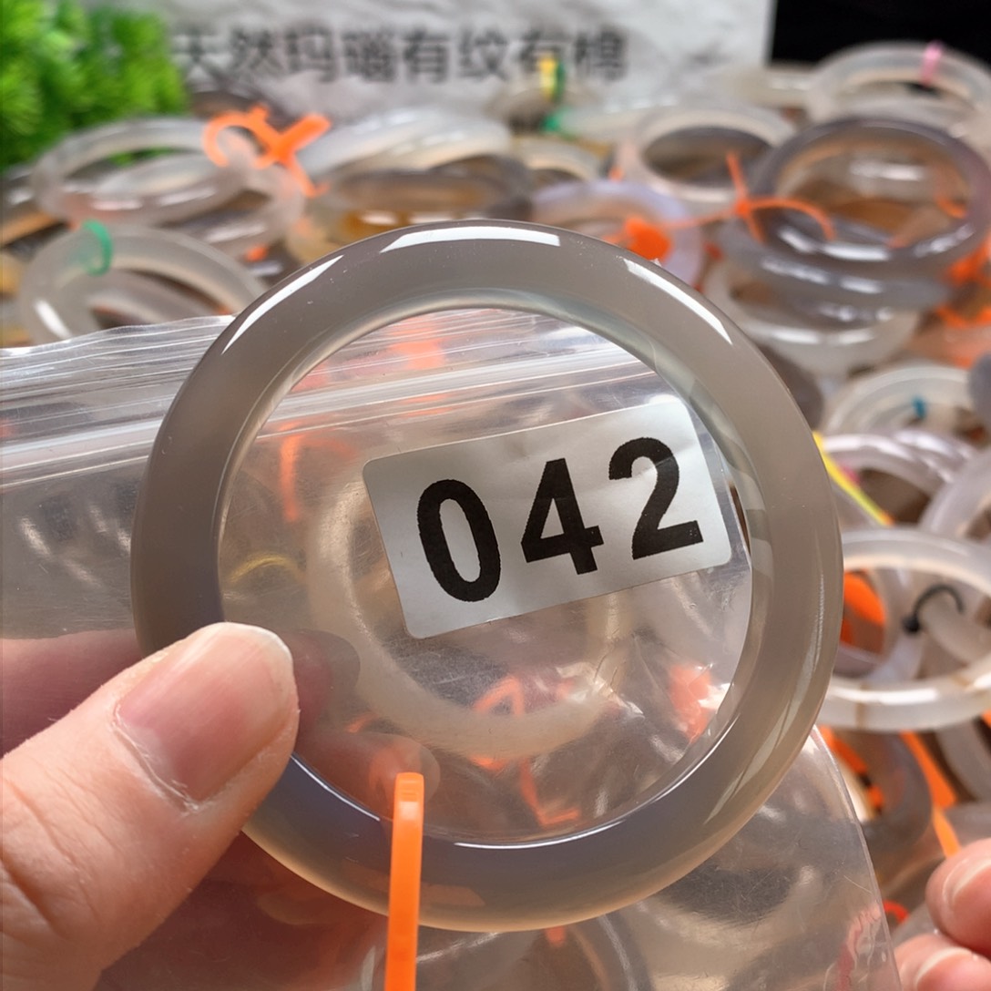 玛瑙/玉髓手镯未镶嵌