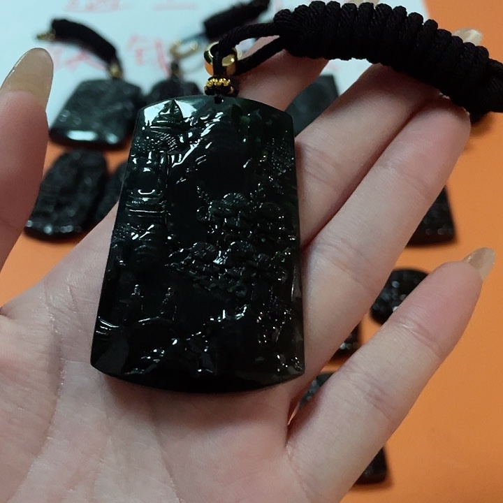 翡翠颈饰未镶嵌用****9