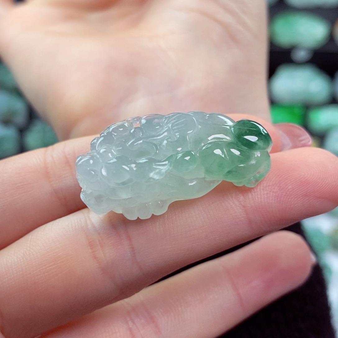 翡翠颈饰未镶嵌天然