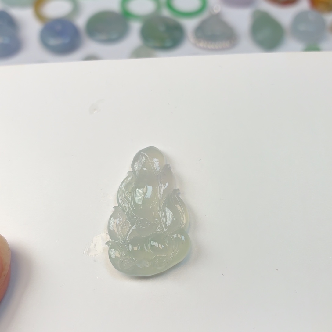 定制翡翠未镶嵌冰九尾狐