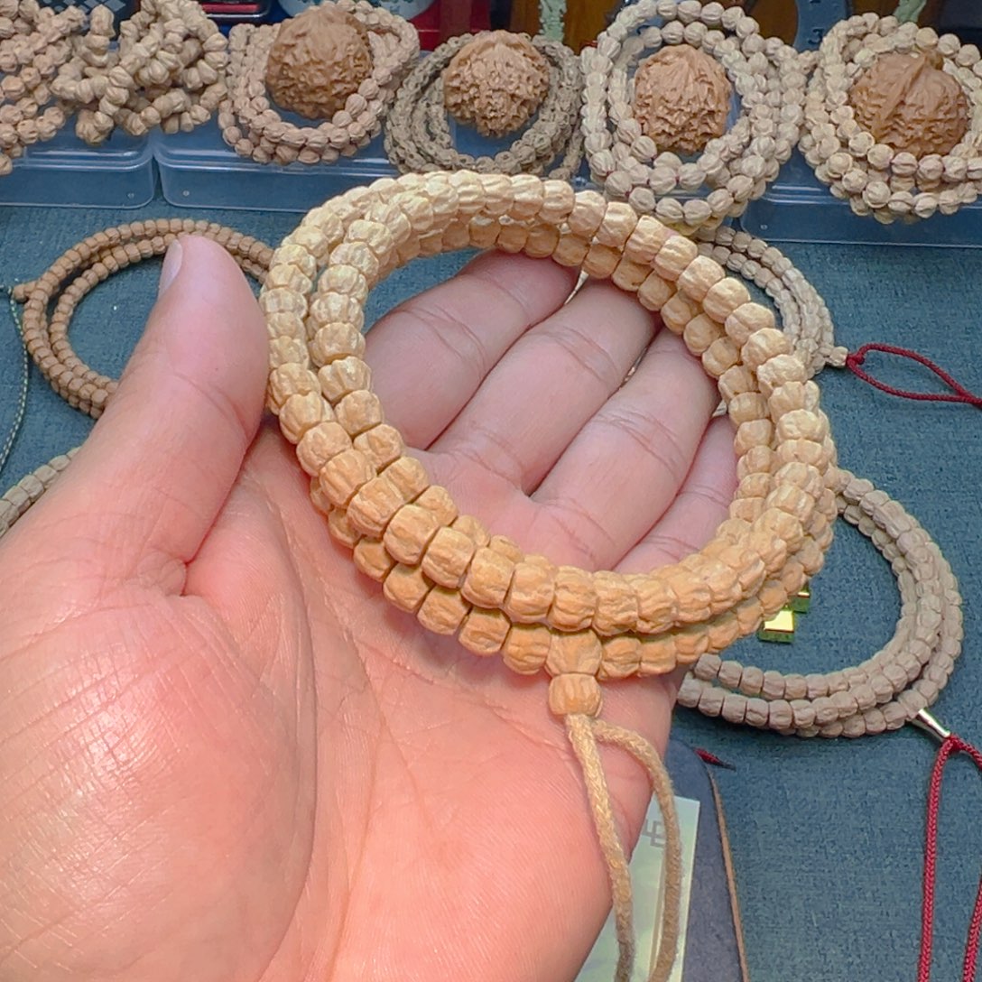 ￴***L柏香籽/百香籽吊坠