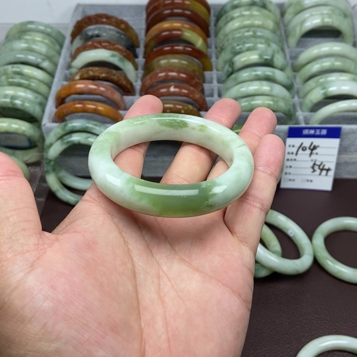蛇纹石玉手镯未镶嵌海****善