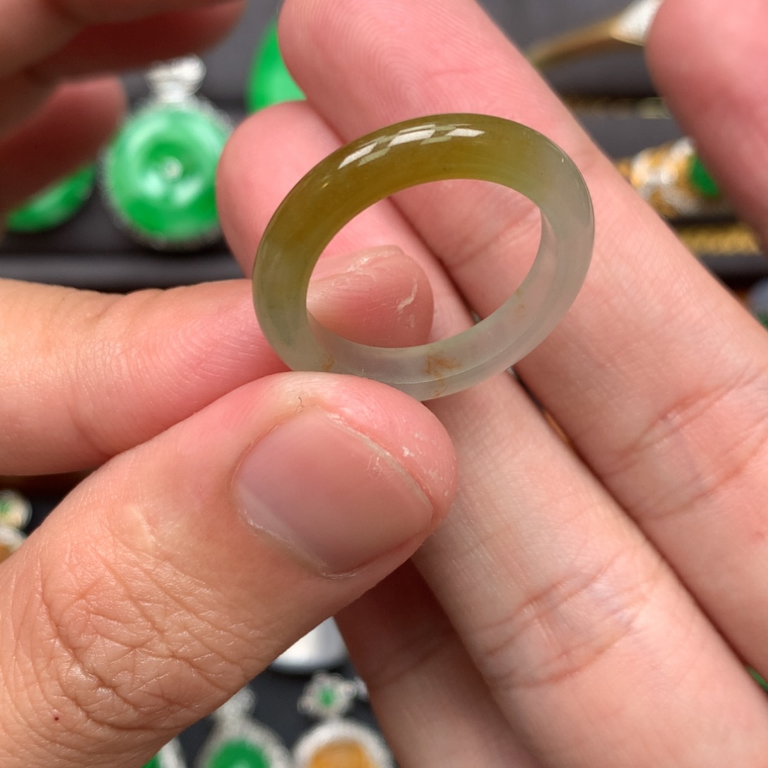 翡翠未镶嵌戒圈翡翠