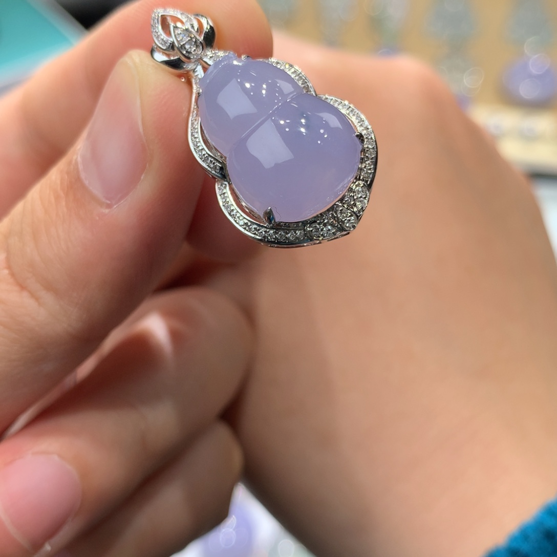 翡翠吊坠(不含链)18K金镶嵌紫罗兰葫芦