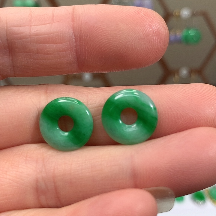未镶嵌翡翠耳饰天然