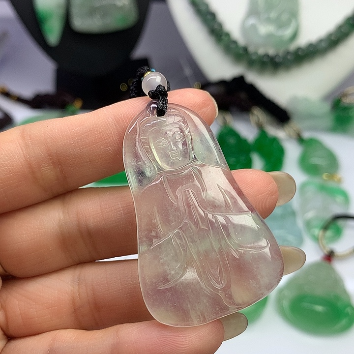 翡翠未镶嵌颈饰源头