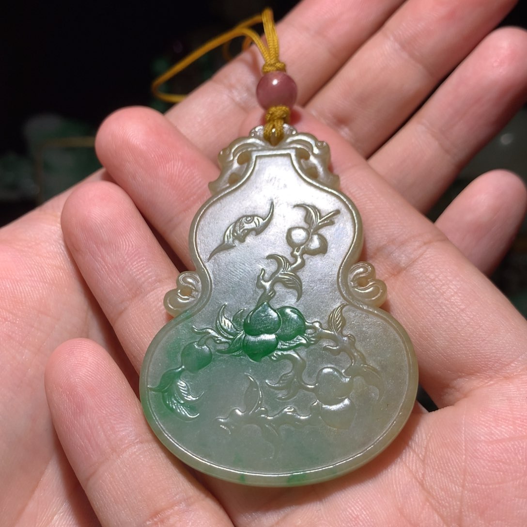 翡翠挂件未镶嵌?****哥