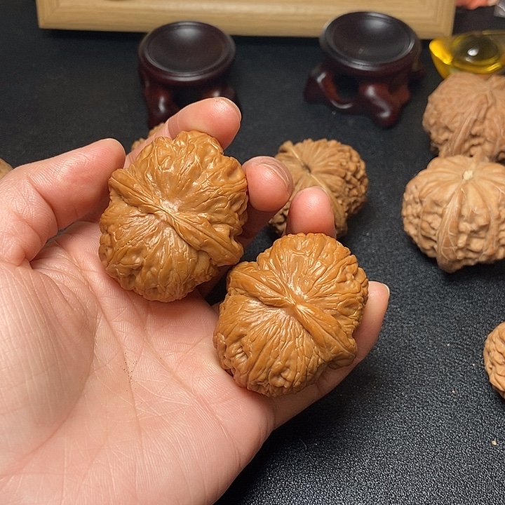 玖***木质类狮子头元宝