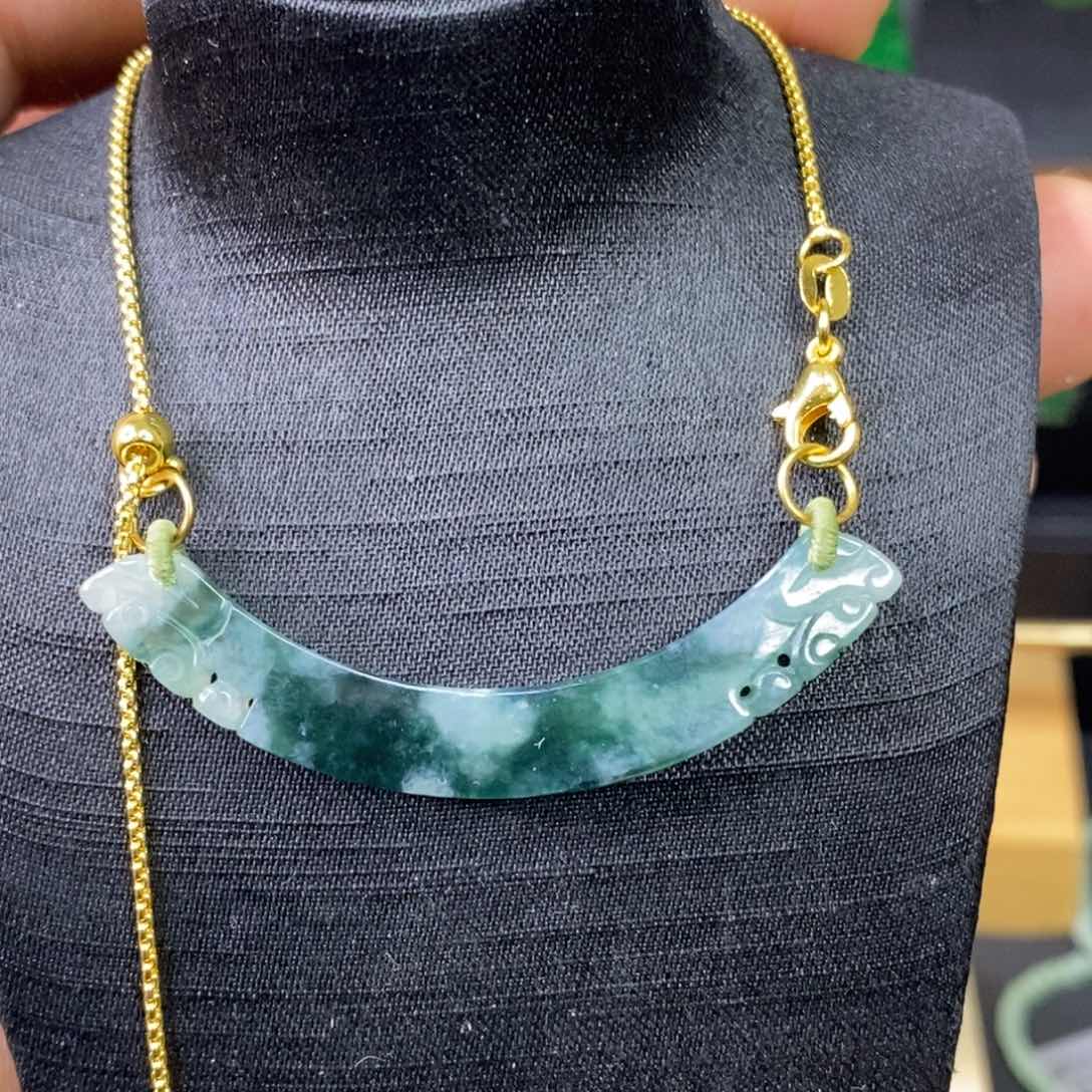 颈饰未镶嵌翡翠吊坠