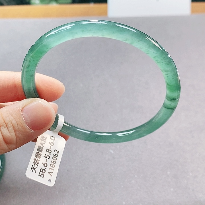 【闪购商品】翡翠手镯（圆镯）未镶嵌