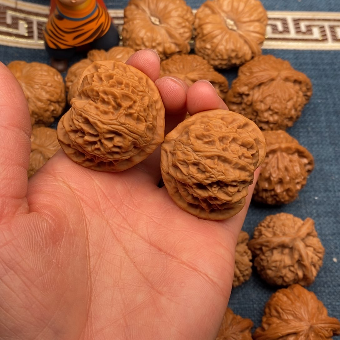 文玩核桃把件用****139桃心宫灯