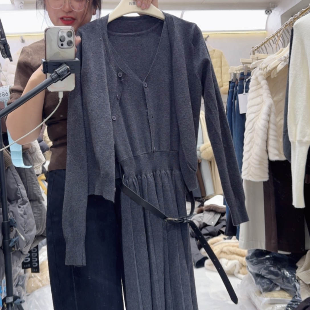 贝壳50斤到125斤之内，针织两件套