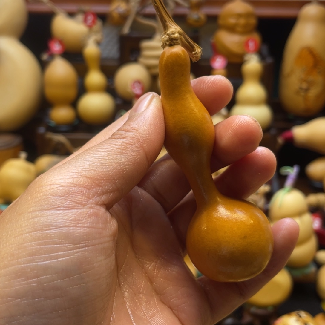 葫芦等经济作物和各种植物为食