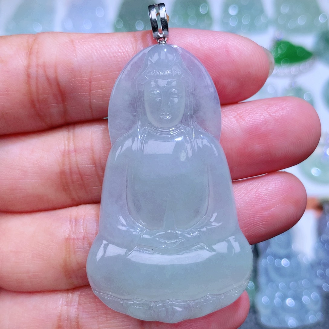 翡翠18K金镶嵌颈饰观音