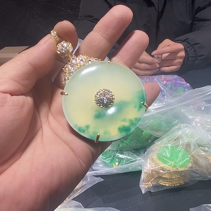 翡翠颈饰未镶嵌价格