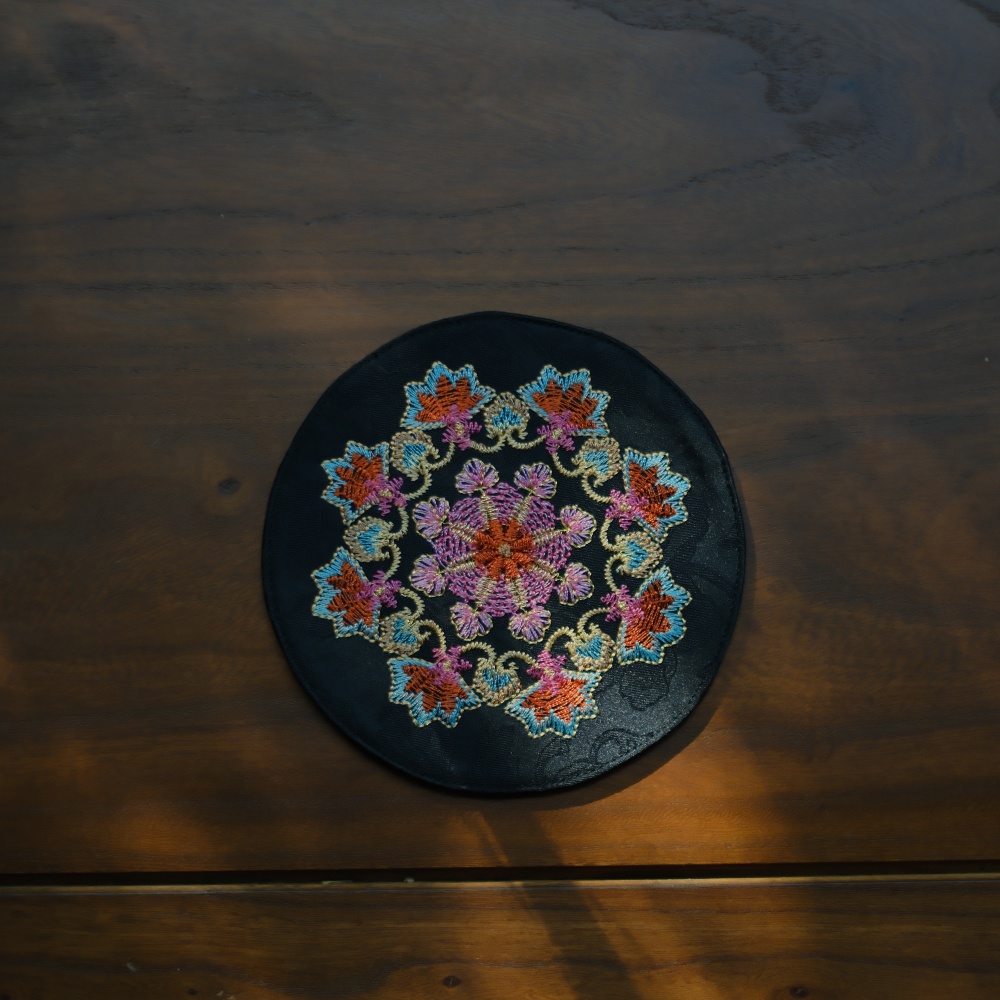 问春风【墨绽红花】圆形珍珠双面茶席加厚防烫隔热泡茶席13