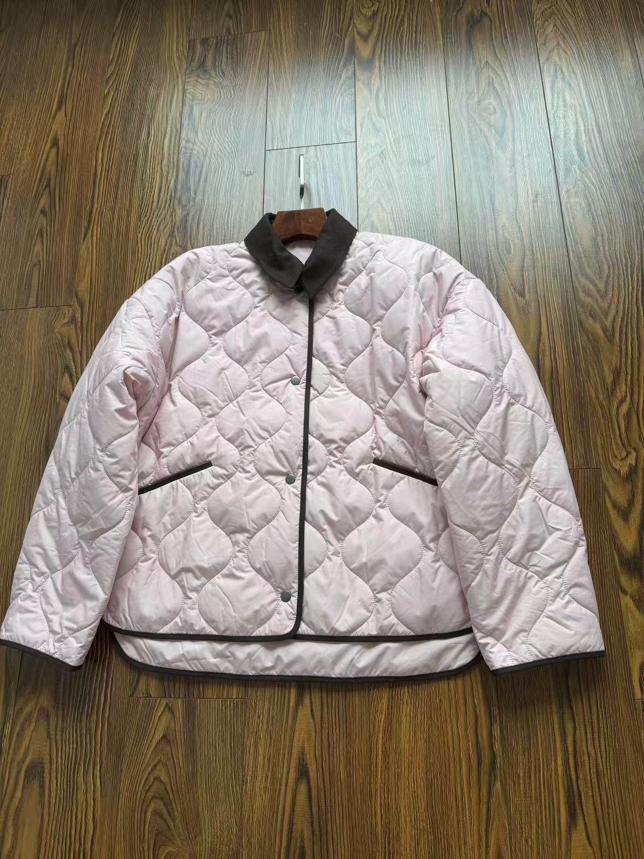 撞色羊毛翻领绗缝 内夹棉廓形宽松棉服短外套女