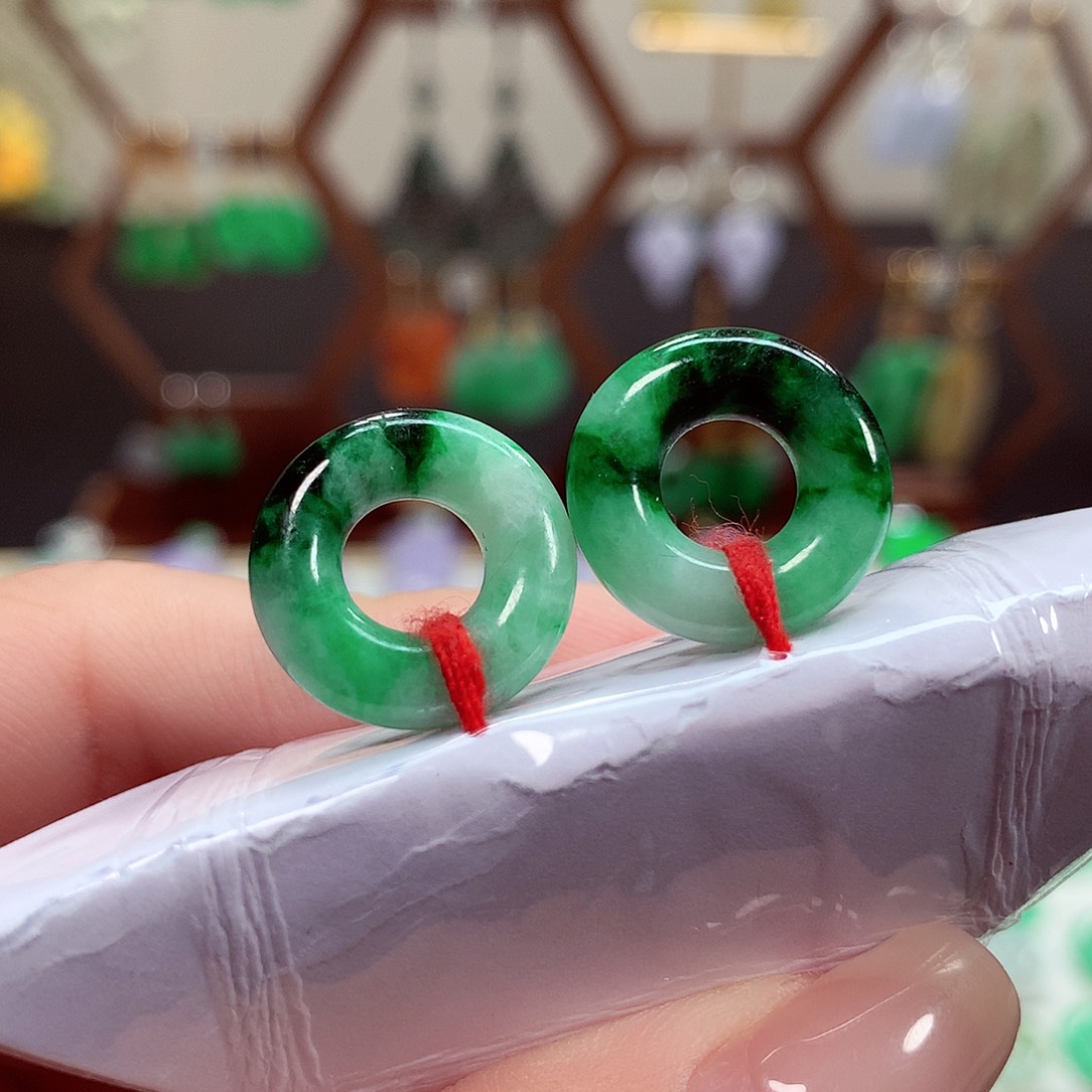 翡翠耳饰未镶嵌天然翡翠