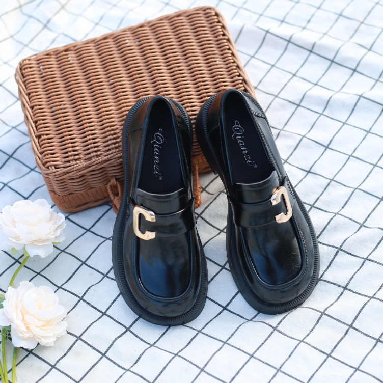 乐福鞋百搭黑色女鞋复古圆头C扣秋季时尚中口浅口日式软底英伦风