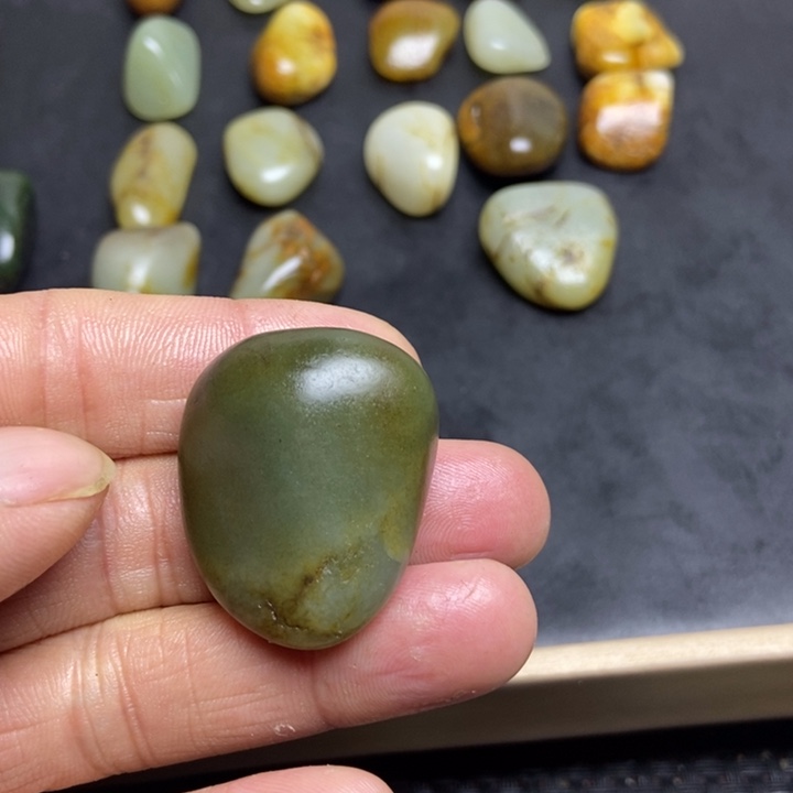 名***剑和田玉（糖玉）未镶嵌珠宝奇石