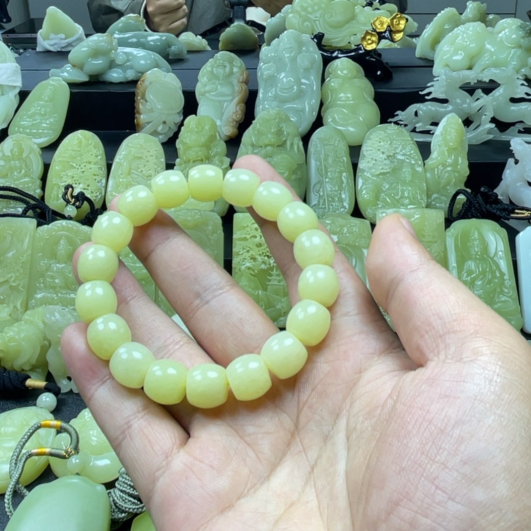 和田玉（糖玉）未镶嵌颈饰