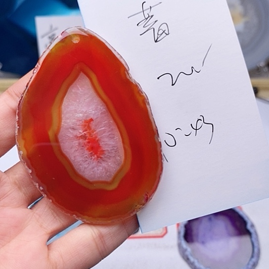 玛瑙/玉髓颈饰未镶嵌蔷****?