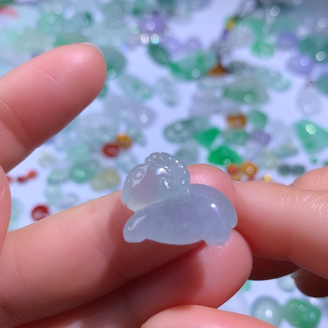 翡翠颈饰未镶嵌羊