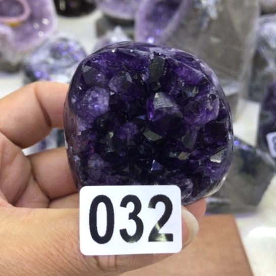 紫晶天然水晶摆件未镶嵌