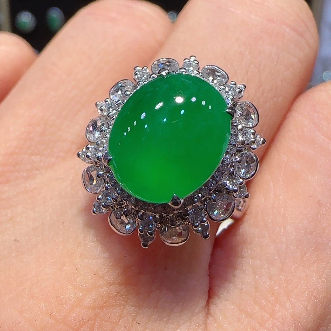 翡翠戒指18K金镶嵌戒指