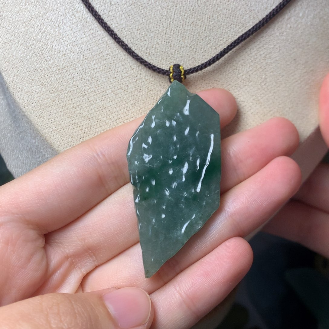 翡翠未镶嵌颈饰吊坠