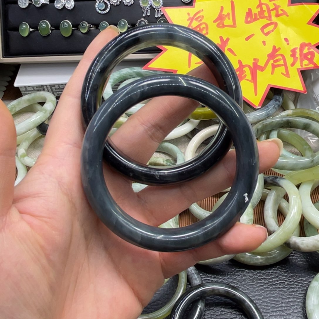 蛇纹石玉手镯未镶嵌55到56口径福利款