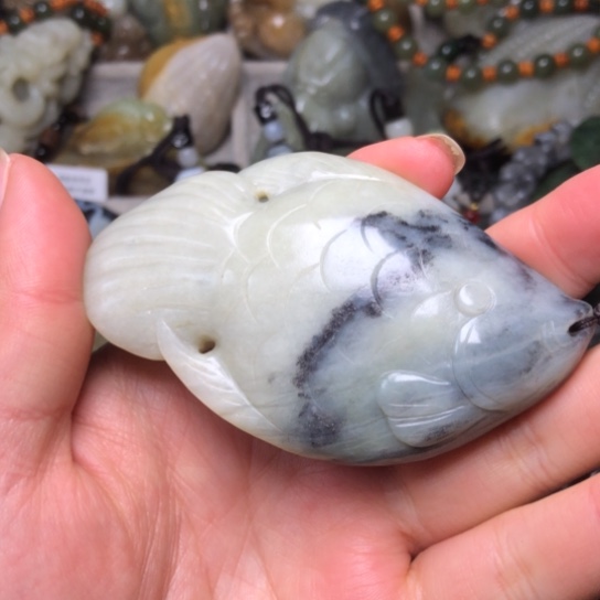 和田玉未镶嵌把件