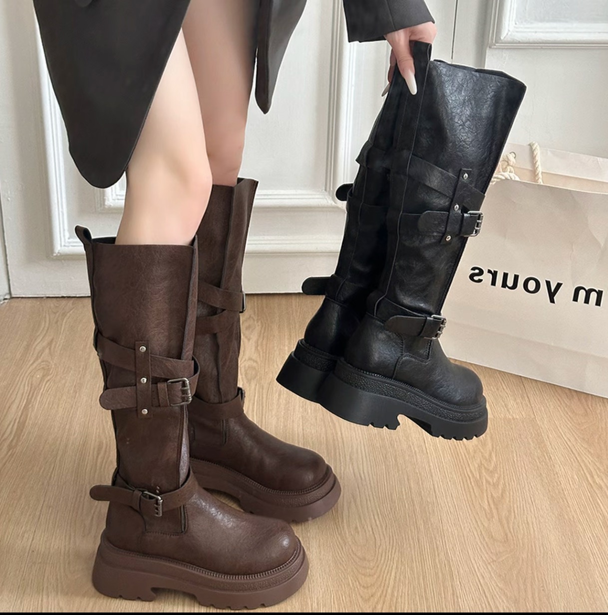 不过膝靴子女款2025新款秋季气质超火复古轻便百搭皮带扣长筒靴女