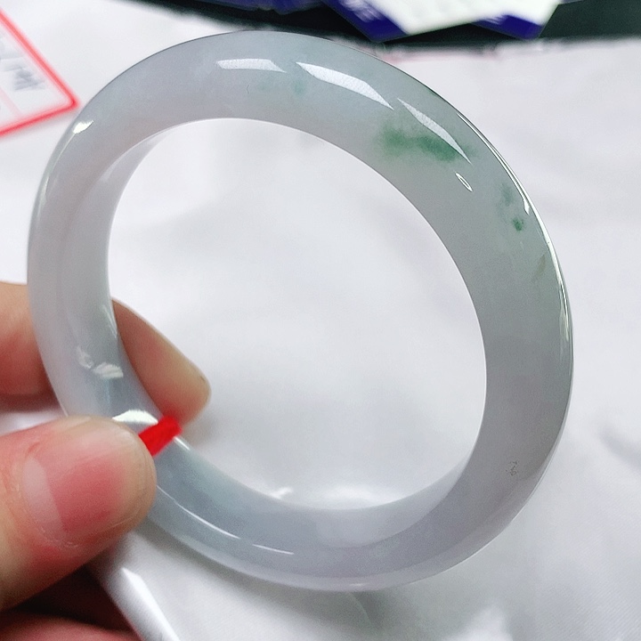 翡翠手镯未镶嵌翡翠手镯未镶嵌