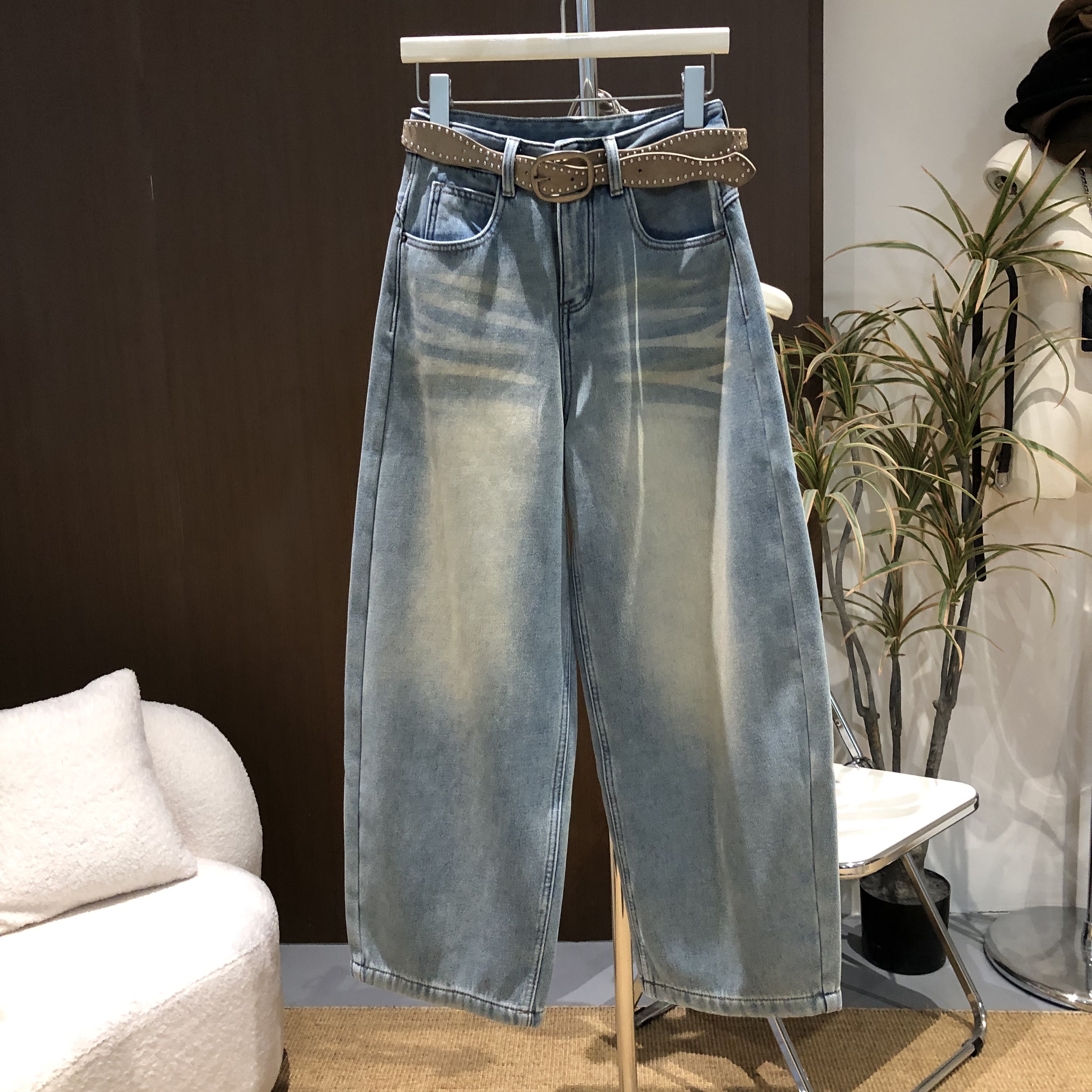 高腰加绒宽松弯刀牛仔裤