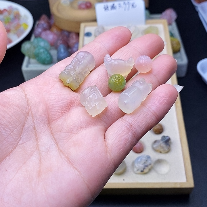 沈***甜玛瑙/玉髓合金车挂
