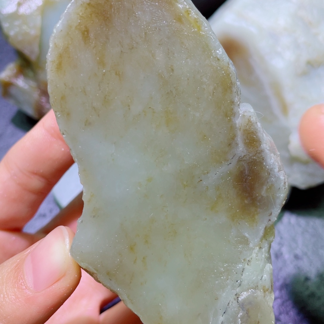 和田玉未镶嵌珠宝半成品