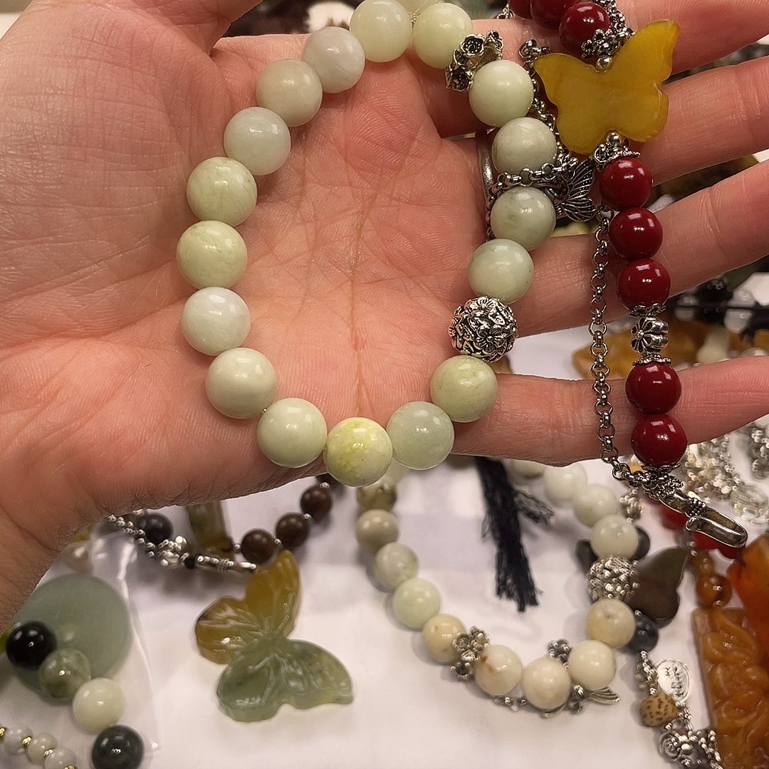 不***姜蛇纹石玉合金颈饰