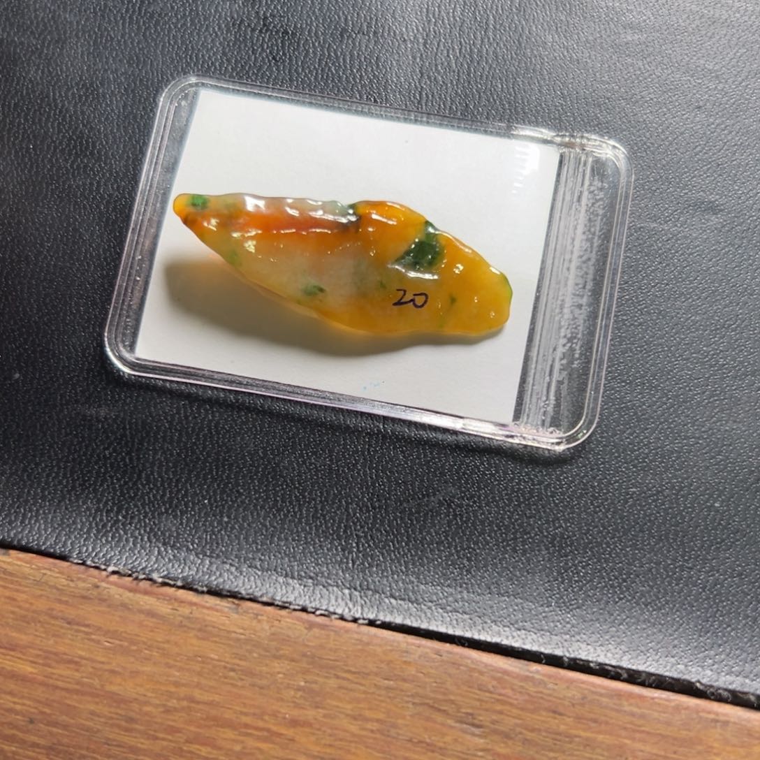 定制翡翠未镶嵌黄加绿