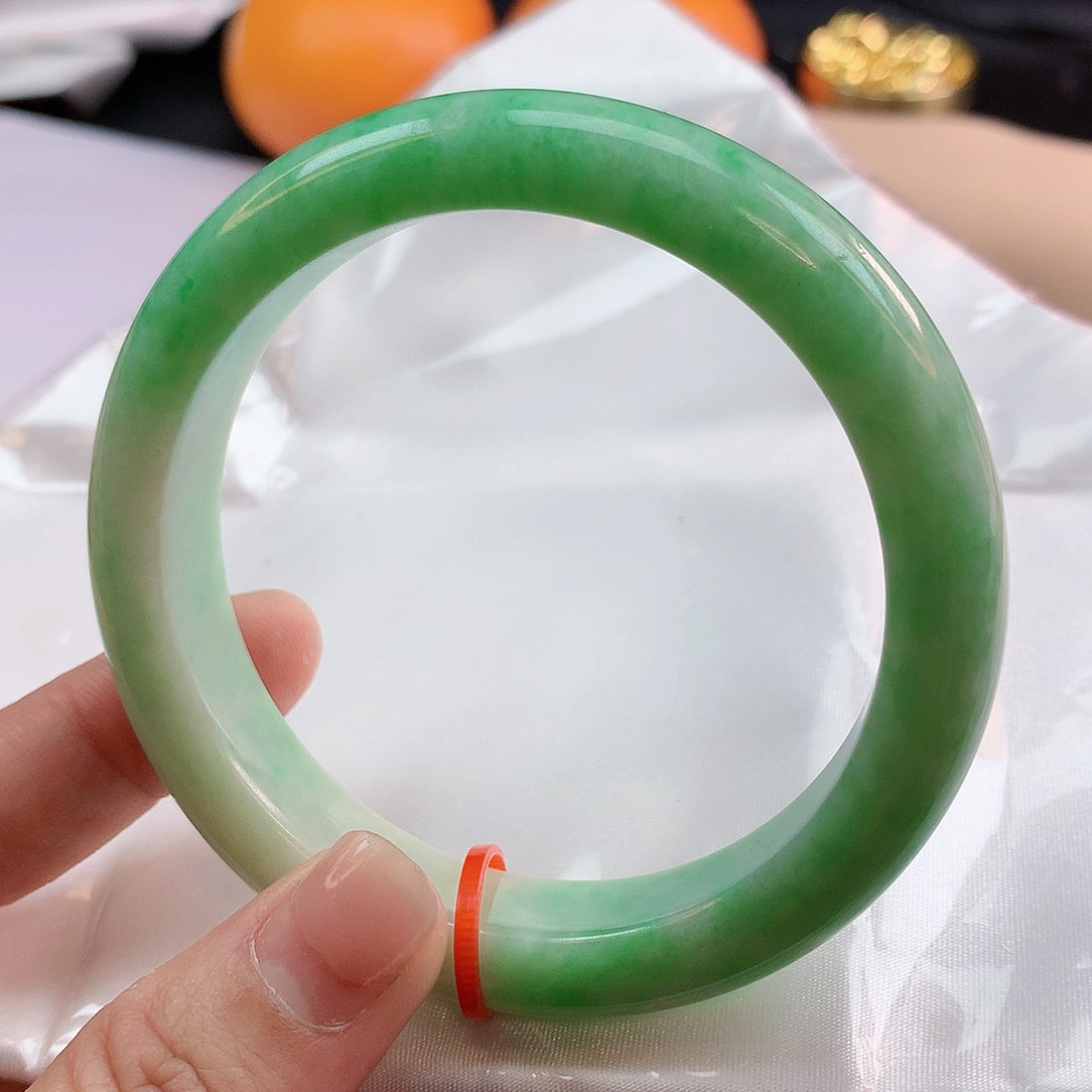 翡翠手镯未镶嵌60圈0589