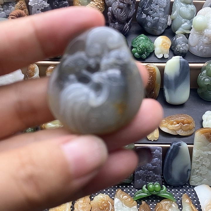 颈饰未镶嵌和田玉（糖玉）